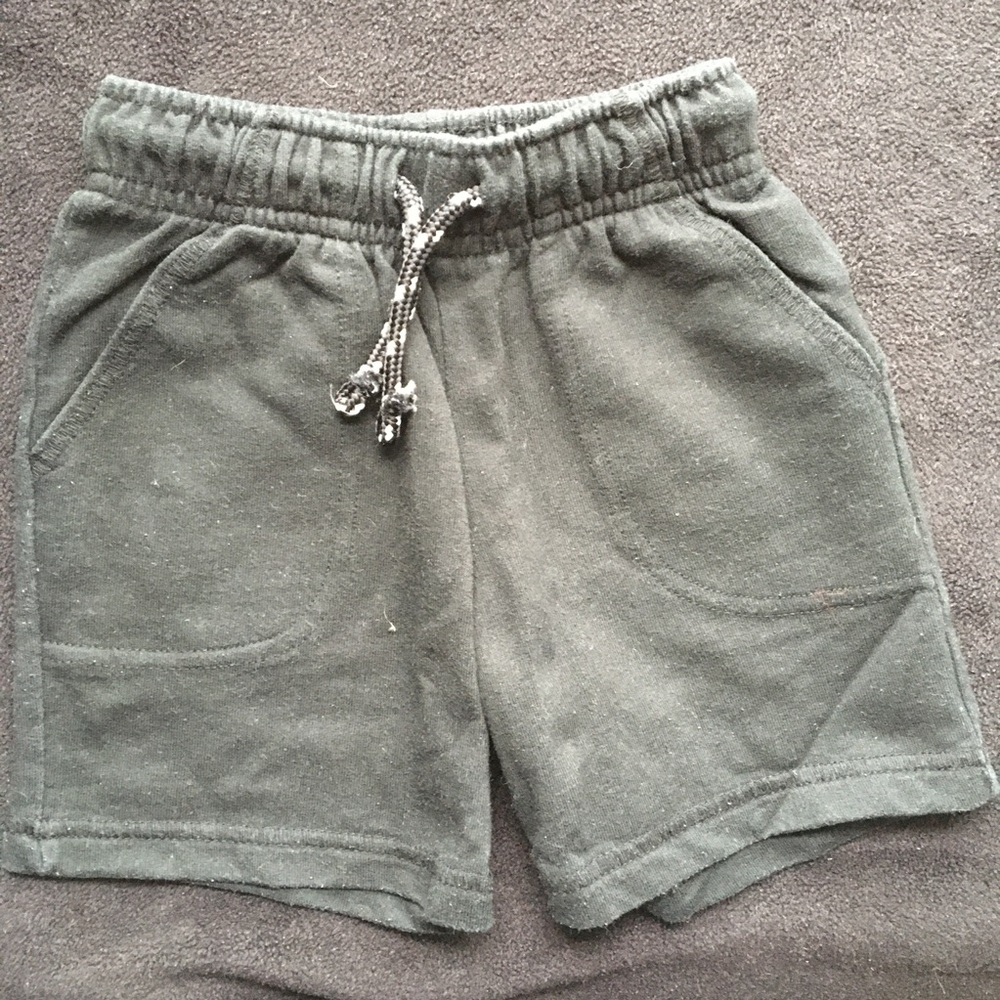 Summer shorts bundle size 3 - Picture 4 of 11